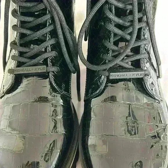 BRAND NEW Kendall + Kylie black boots  ✨✨ - Picture 9 of 14